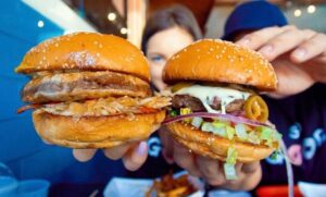 Read more about the article South Florida’s Ultimate Burger Hotspots: Members’ Top Picks from “South Florida Eats Local”