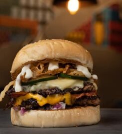 La Birra Bar | Craft Burgers