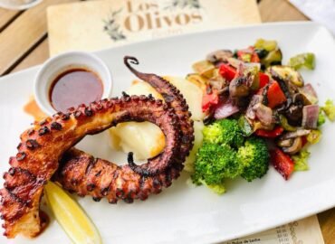 Los Olivos Bistro 